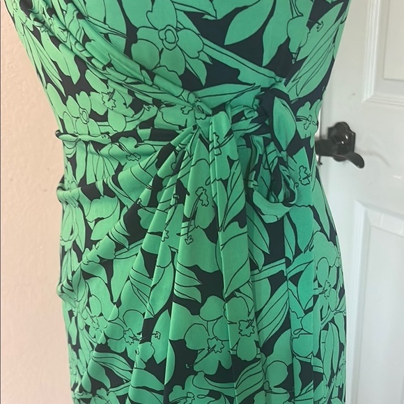 London Times Floral Wrap Dress in Green - Picture 3 of 8